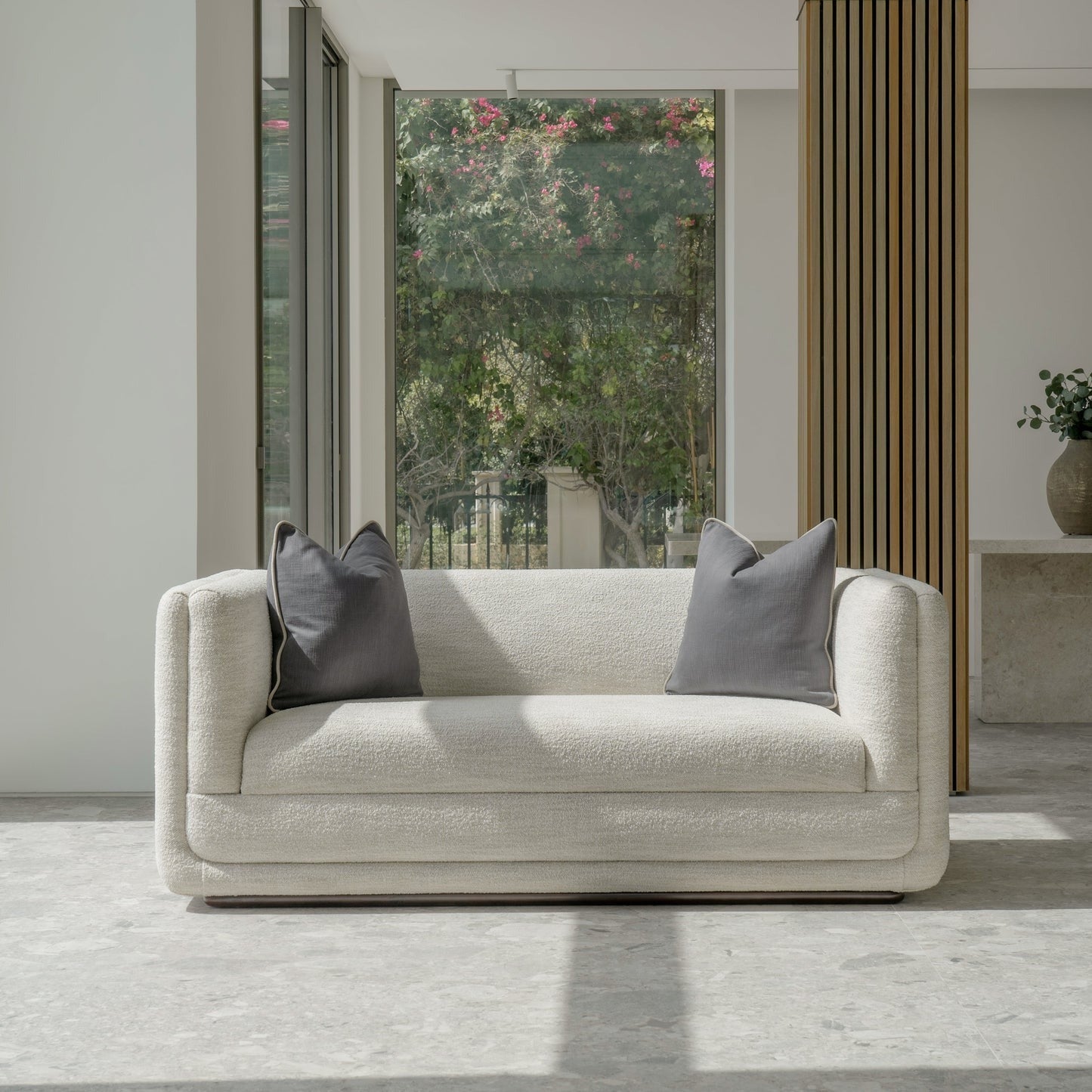 What are the Best Small Sofa Designs for a Small Living Room in the UAE? - Antarria