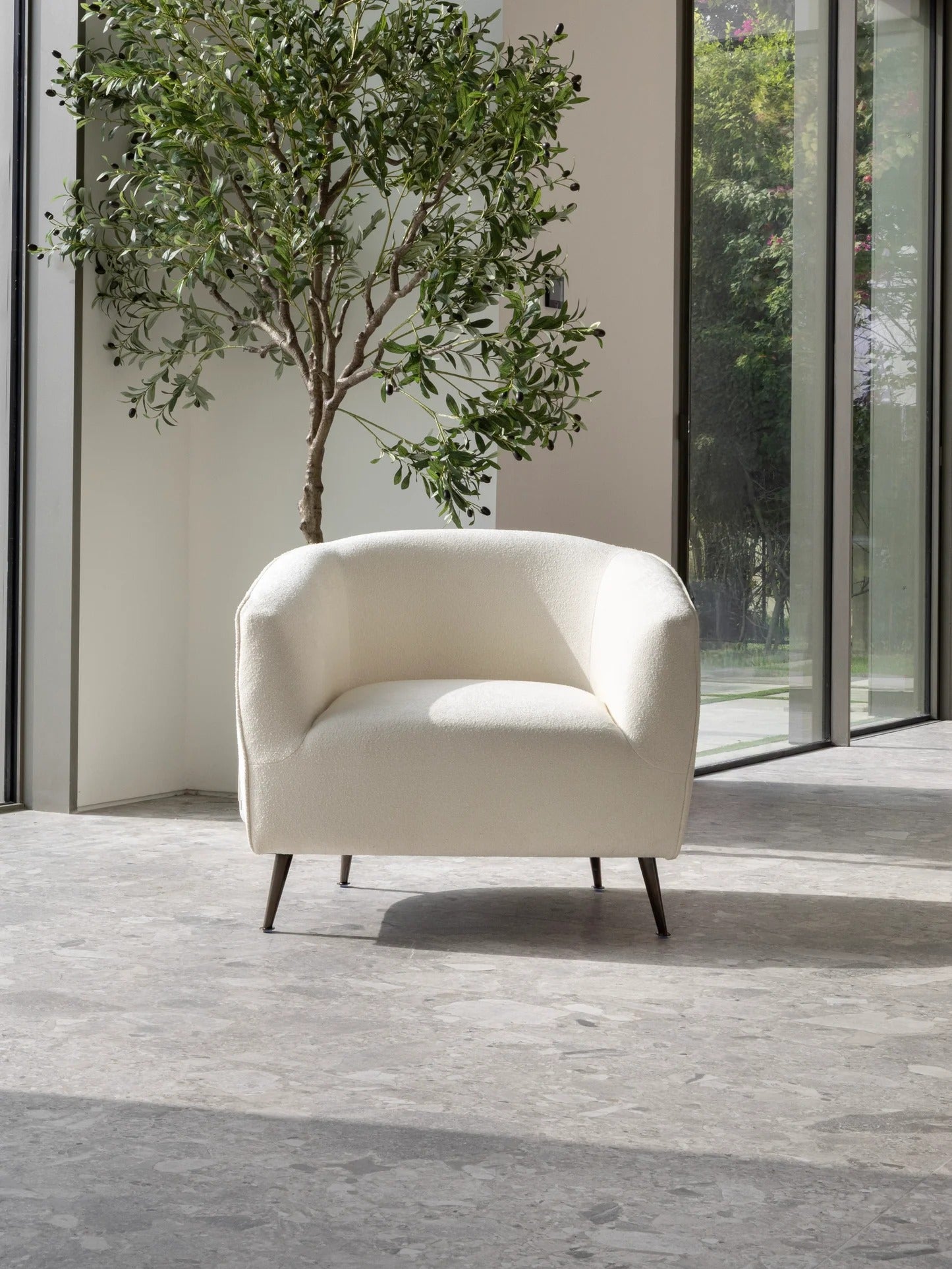 Which Accent Chairs Work Best for Small Apartments in Dubai?